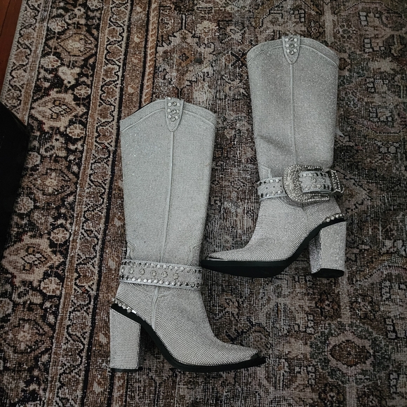 Elegant Silver Rhinestone Knee-High Boots - Picture 2 of 5